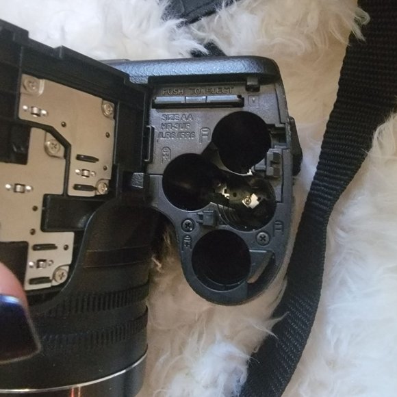 Fujifilm FINEPIX S4250WM S-Series 24X Digital Camera - Picture 7 of 7